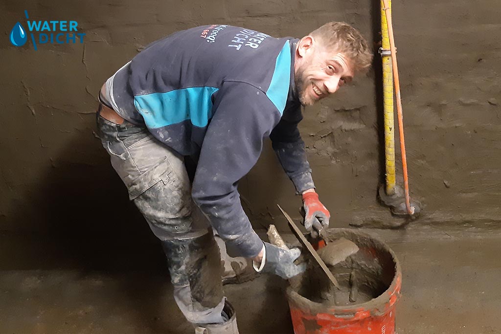 Actiebeeld van een kelderdichting